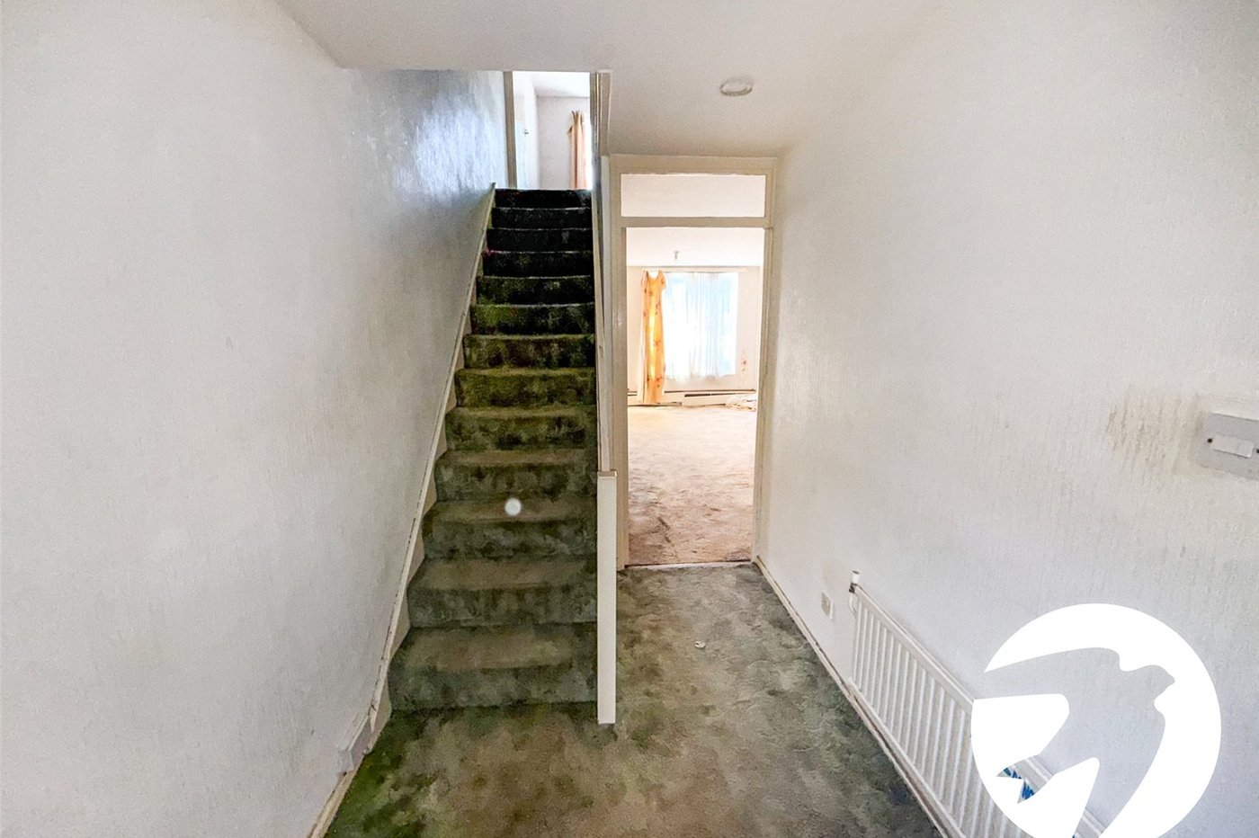 2 bedroom house for sale in London | Robinson Jackson