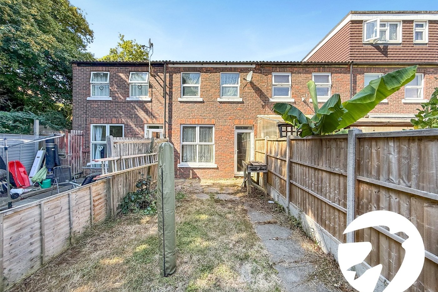 2 bedroom house for sale in London | Robinson Jackson
