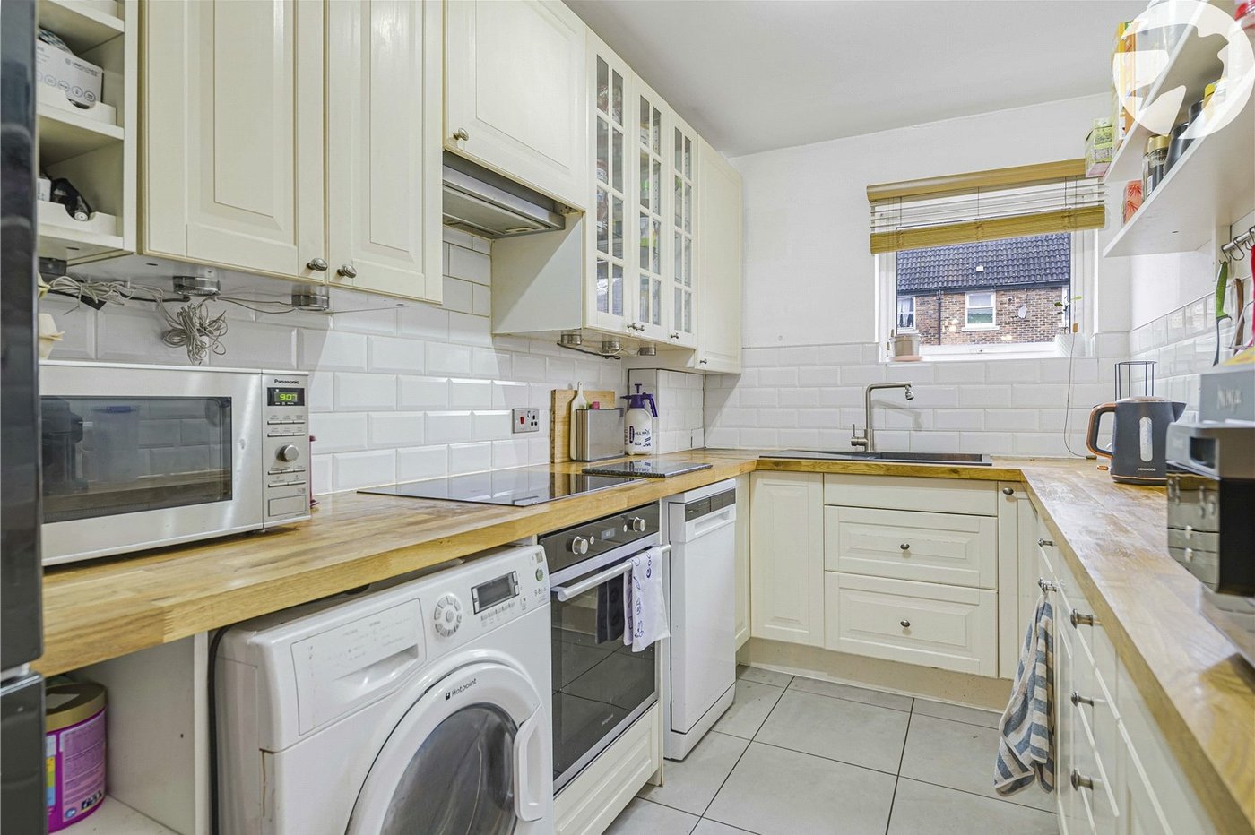4 bedroom house for sale in Mottingham | Robinson Jackson