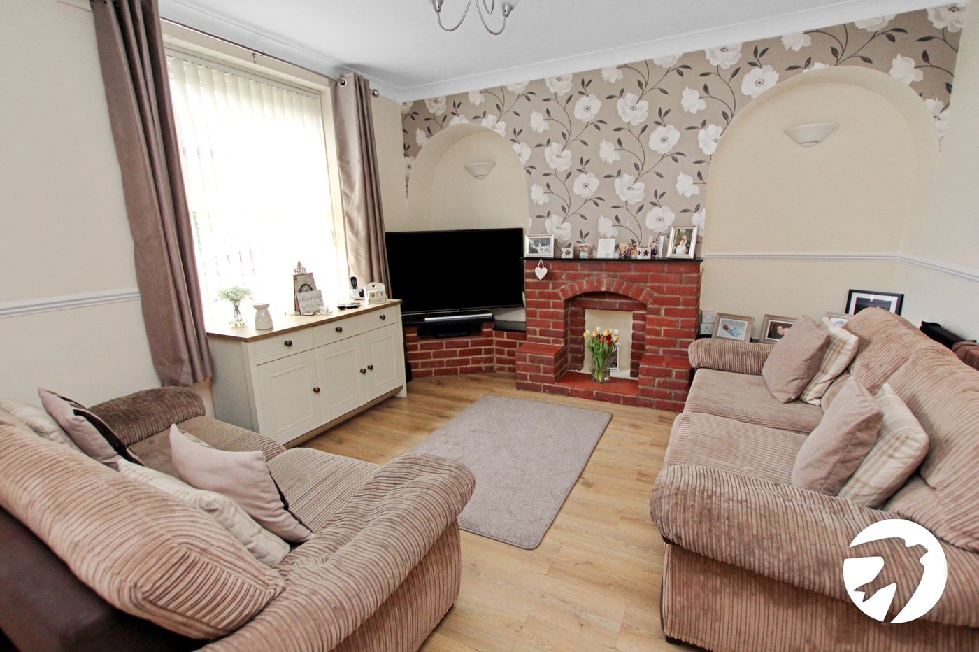 3 bedroom house for sale in London | Robinson Jackson