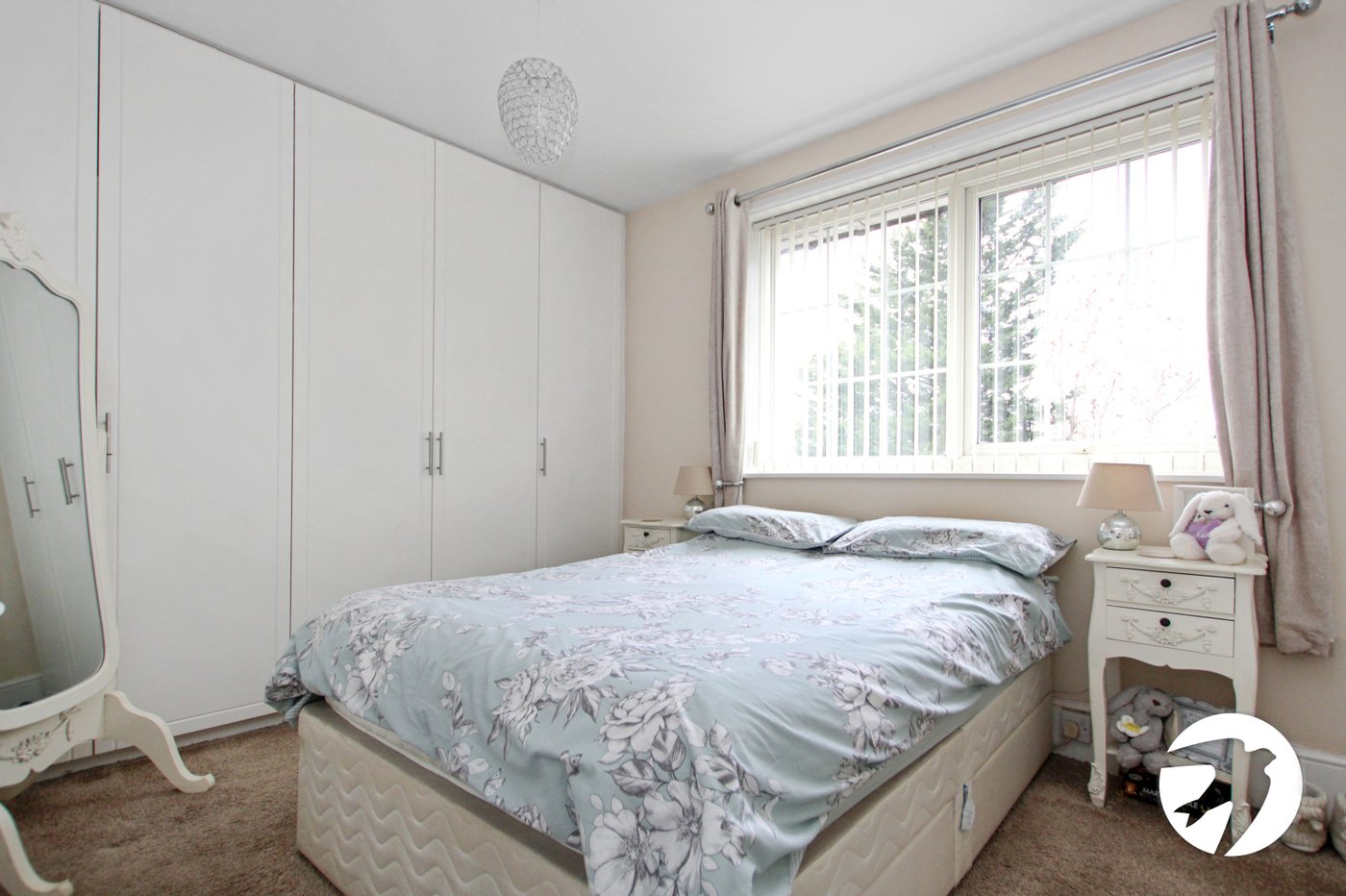 3 bedroom house for sale in London | Robinson Jackson