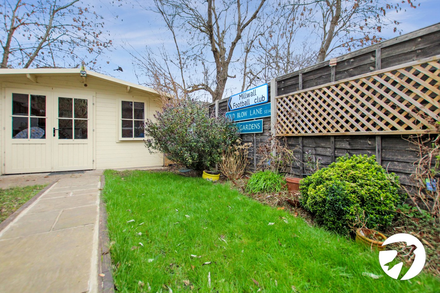 3 bedroom house for sale in London | Robinson Jackson