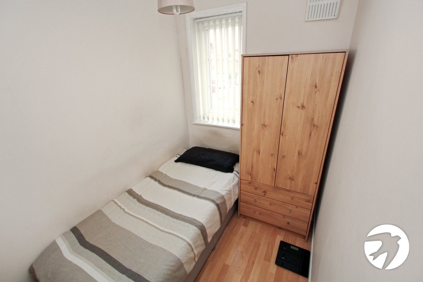 3 bedroom house for sale in London | Robinson Jackson