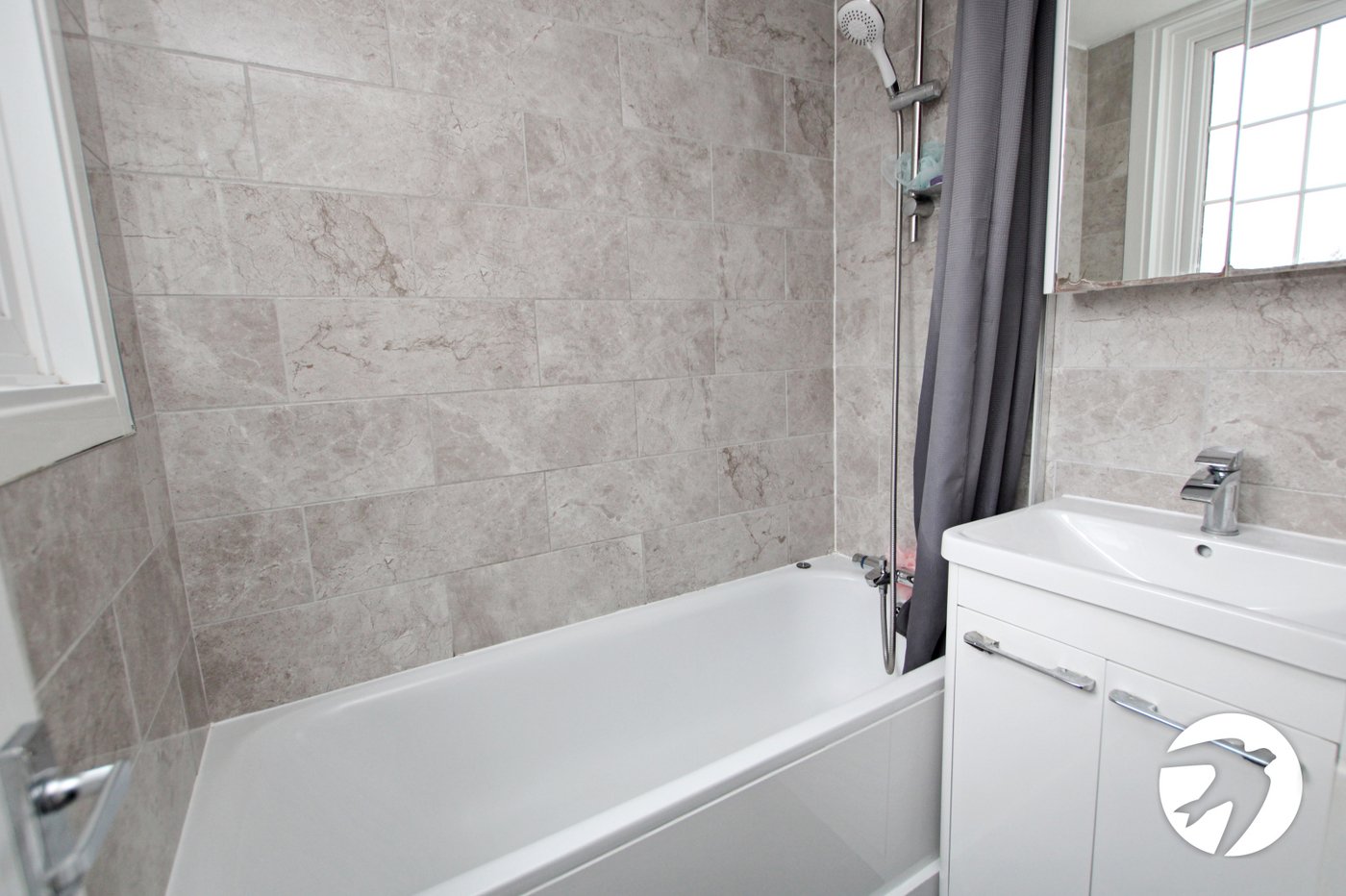 3 bedroom house for sale in London | Robinson Jackson