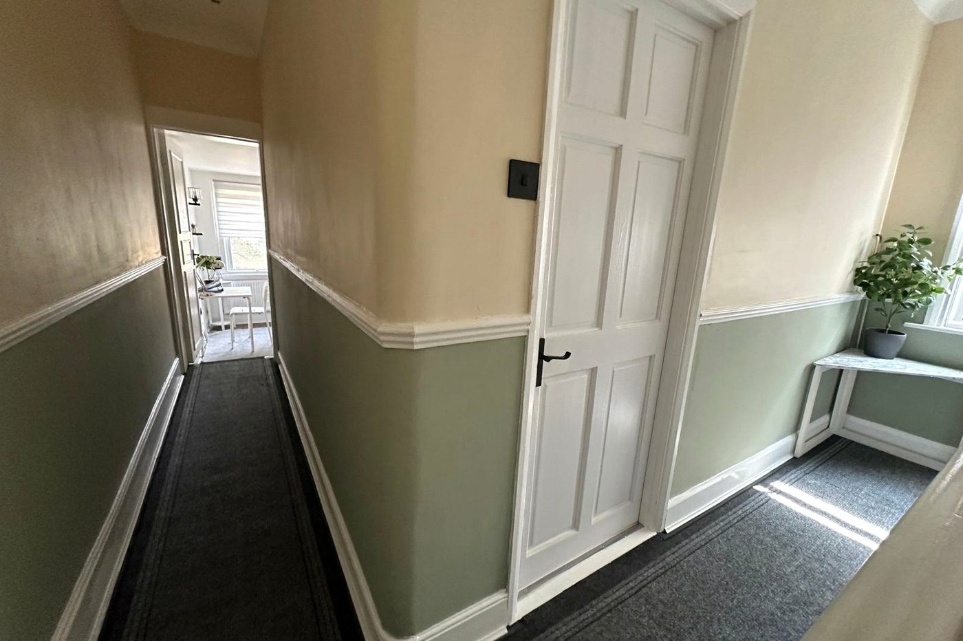 3 bedroom house for sale in London | Robinson Jackson