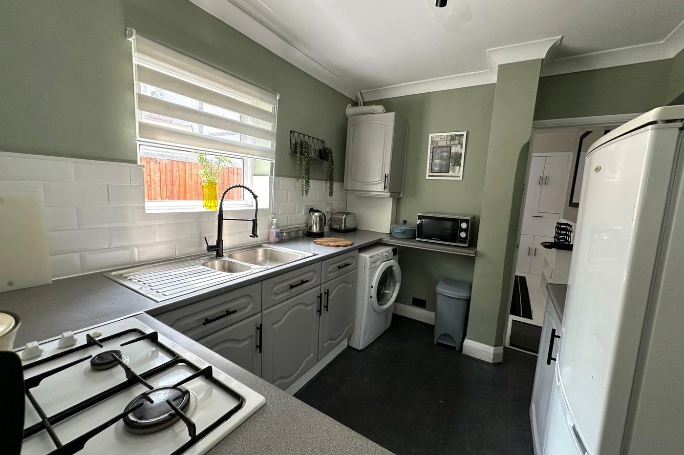 3 bedroom house for sale in London | Robinson Jackson