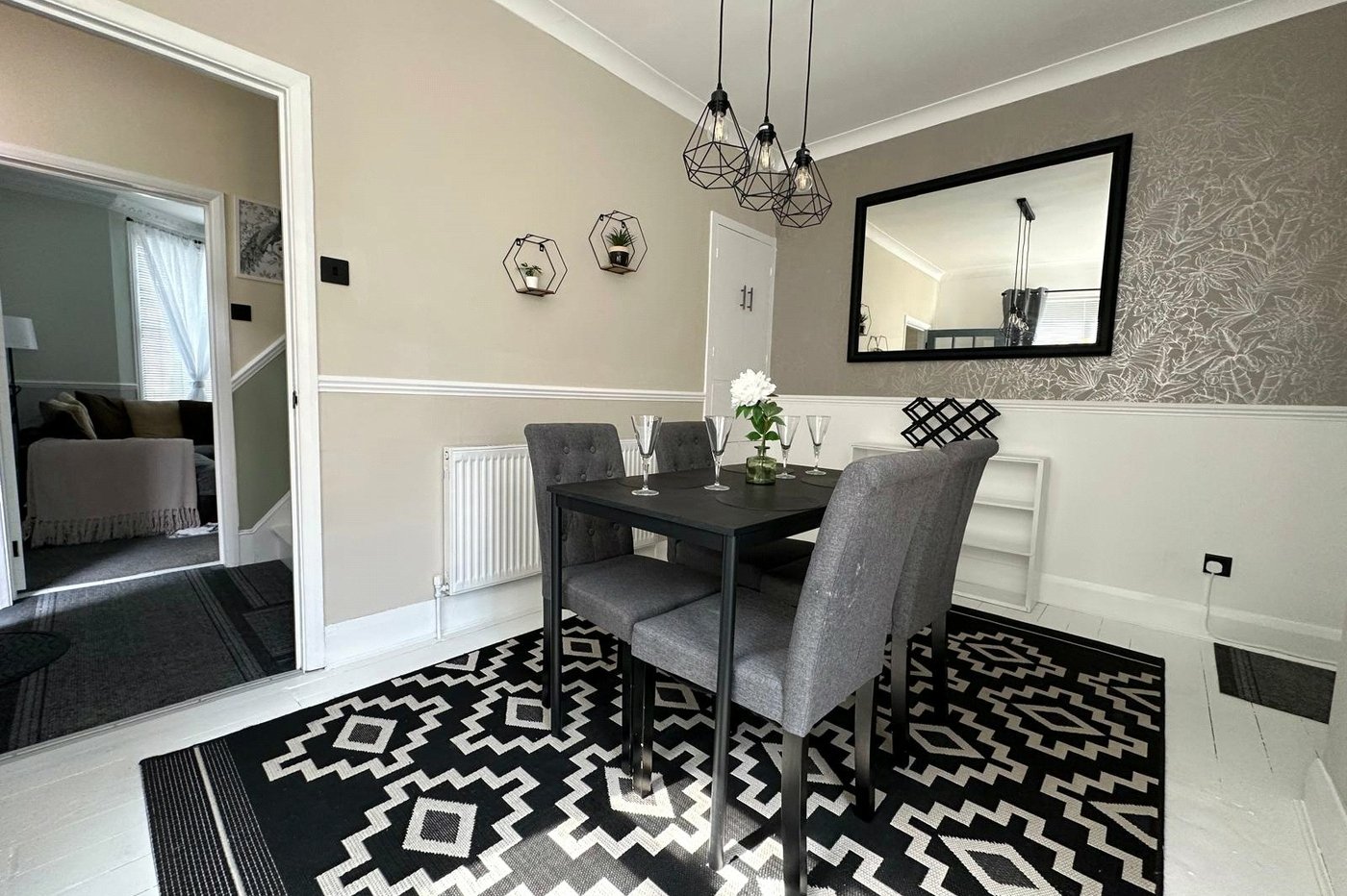 3 bedroom house for sale in London | Robinson Jackson