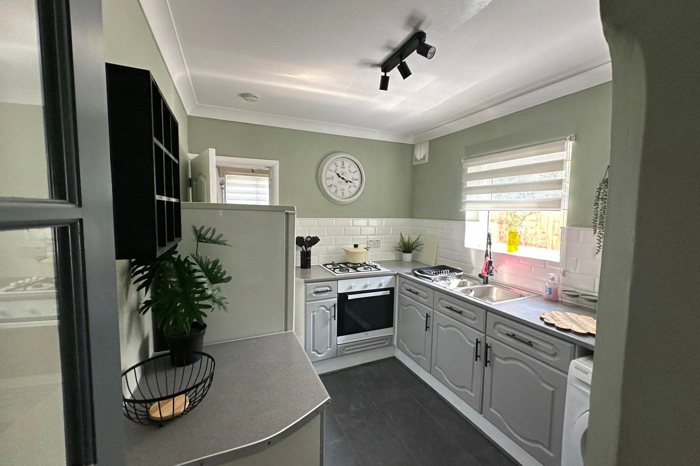 3 bedroom house for sale in London | Robinson Jackson