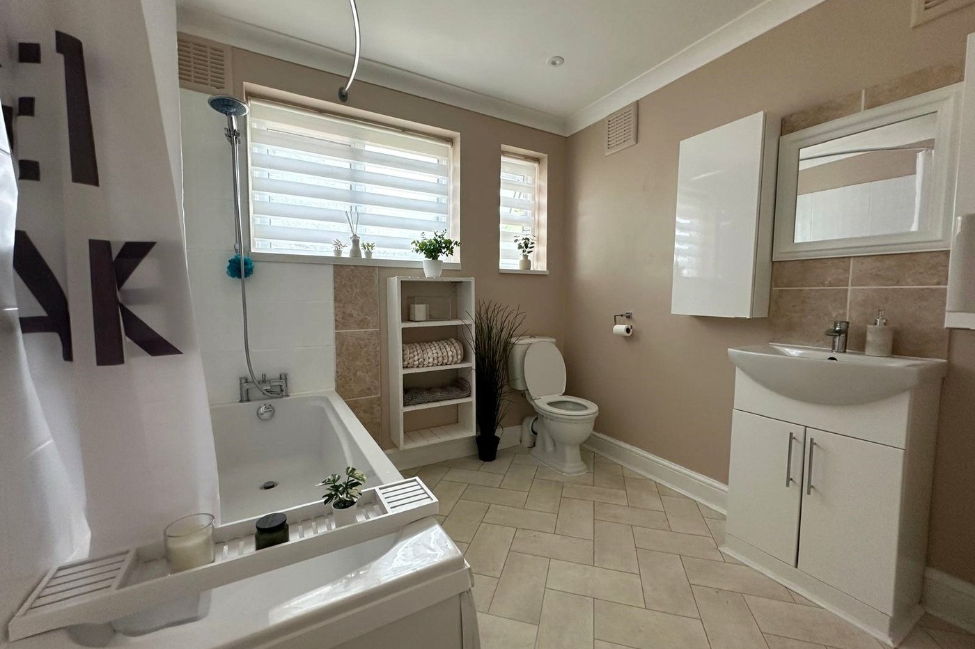 3 bedroom house for sale in London | Robinson Jackson