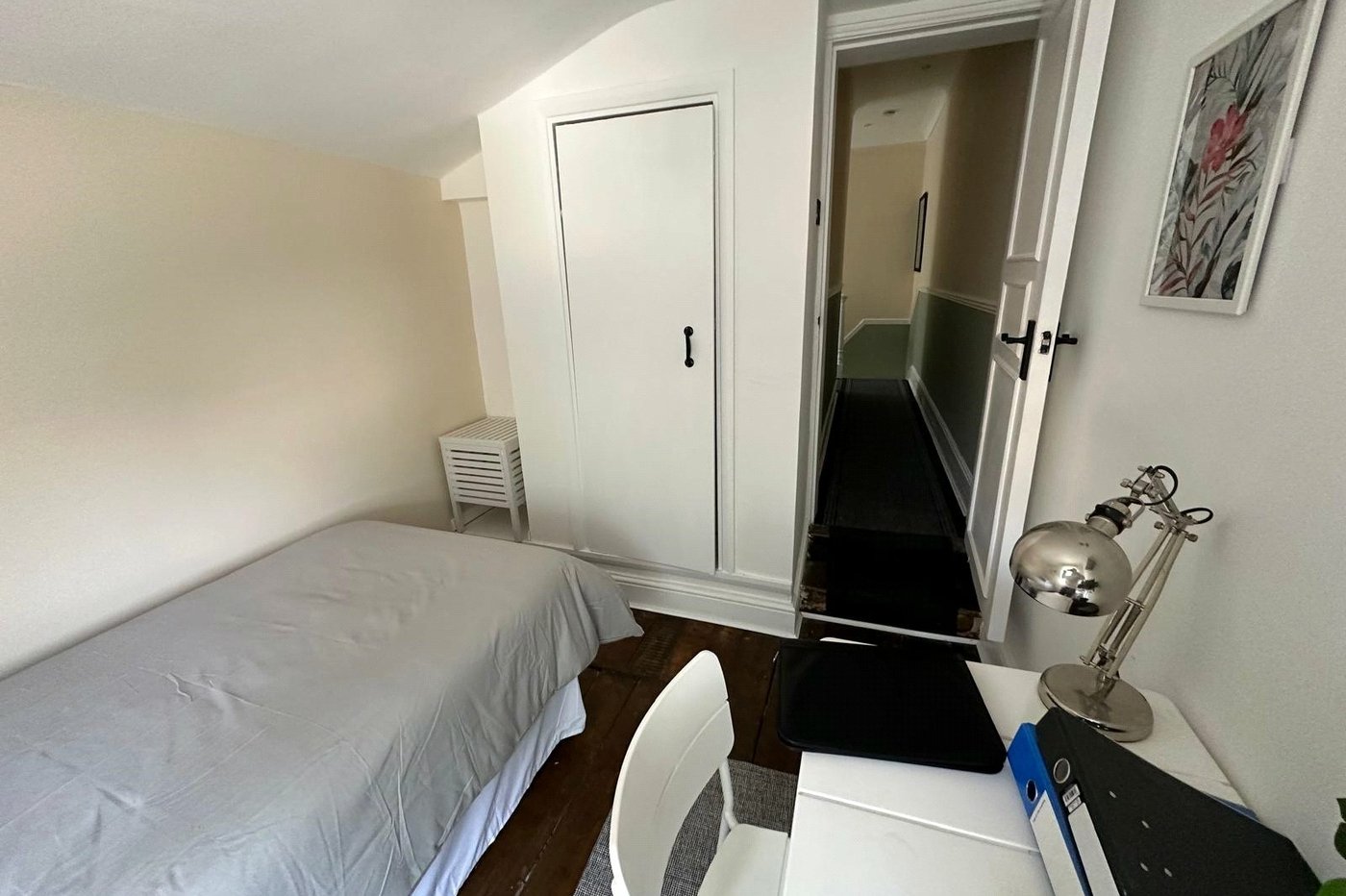 3 bedroom house for sale in London | Robinson Jackson