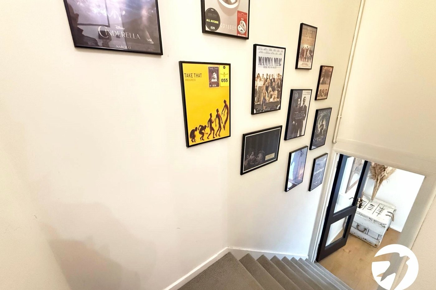 2 bedroom property for sale in London | Robinson Jackson