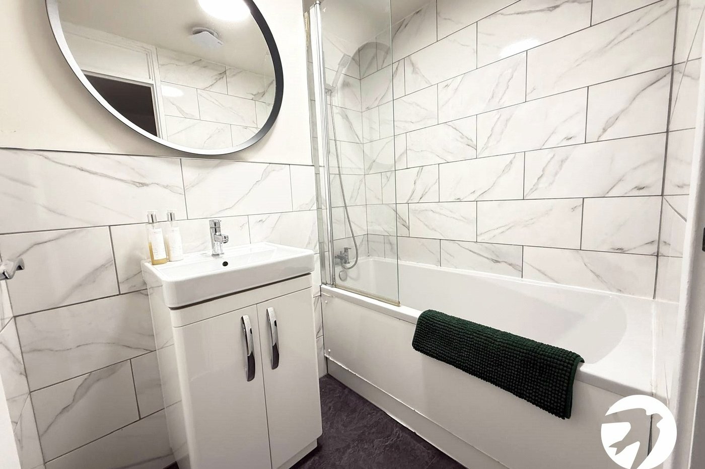 2 bedroom property for sale in London | Robinson Jackson