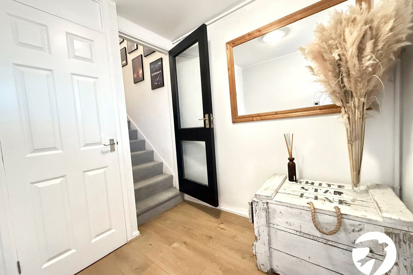 2 bedroom property for sale in London | Robinson Jackson