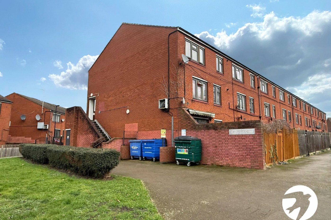 2 bedroom property for sale in London | Robinson Jackson