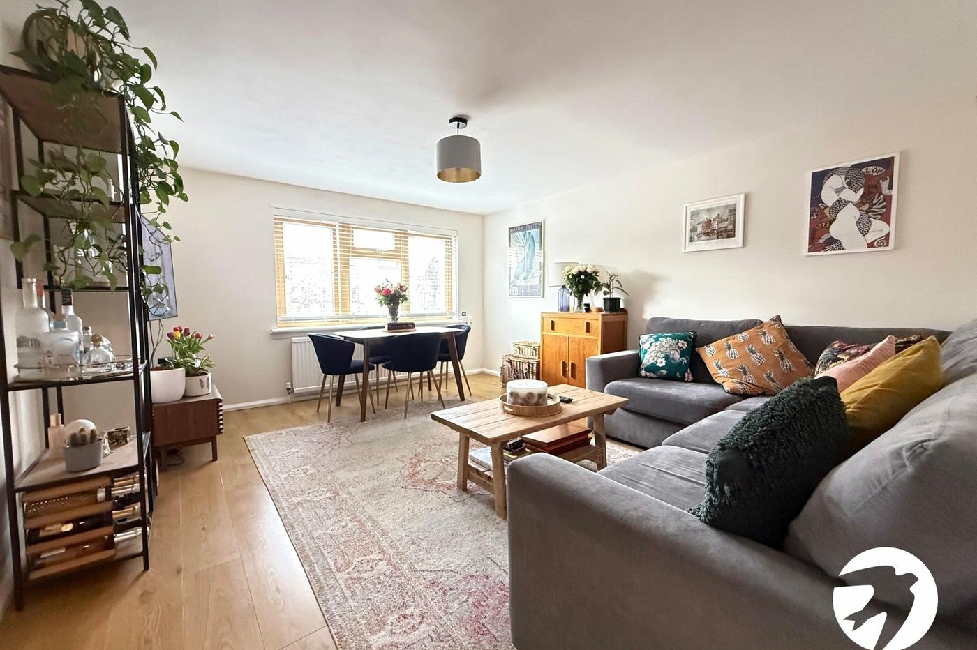 2 bedroom property for sale in London | Robinson Jackson