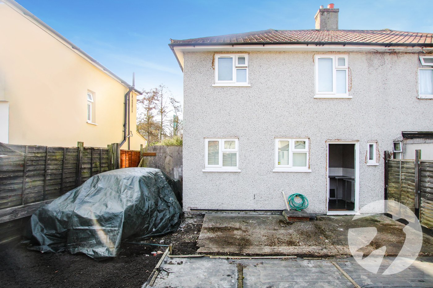 3 bedroom house for sale in London | Robinson Jackson