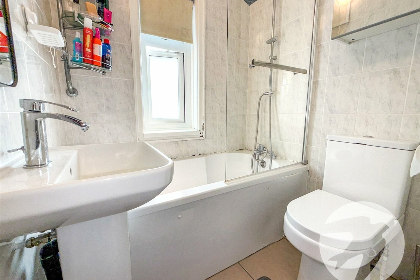 3 bedroom house for sale in London | Robinson Jackson