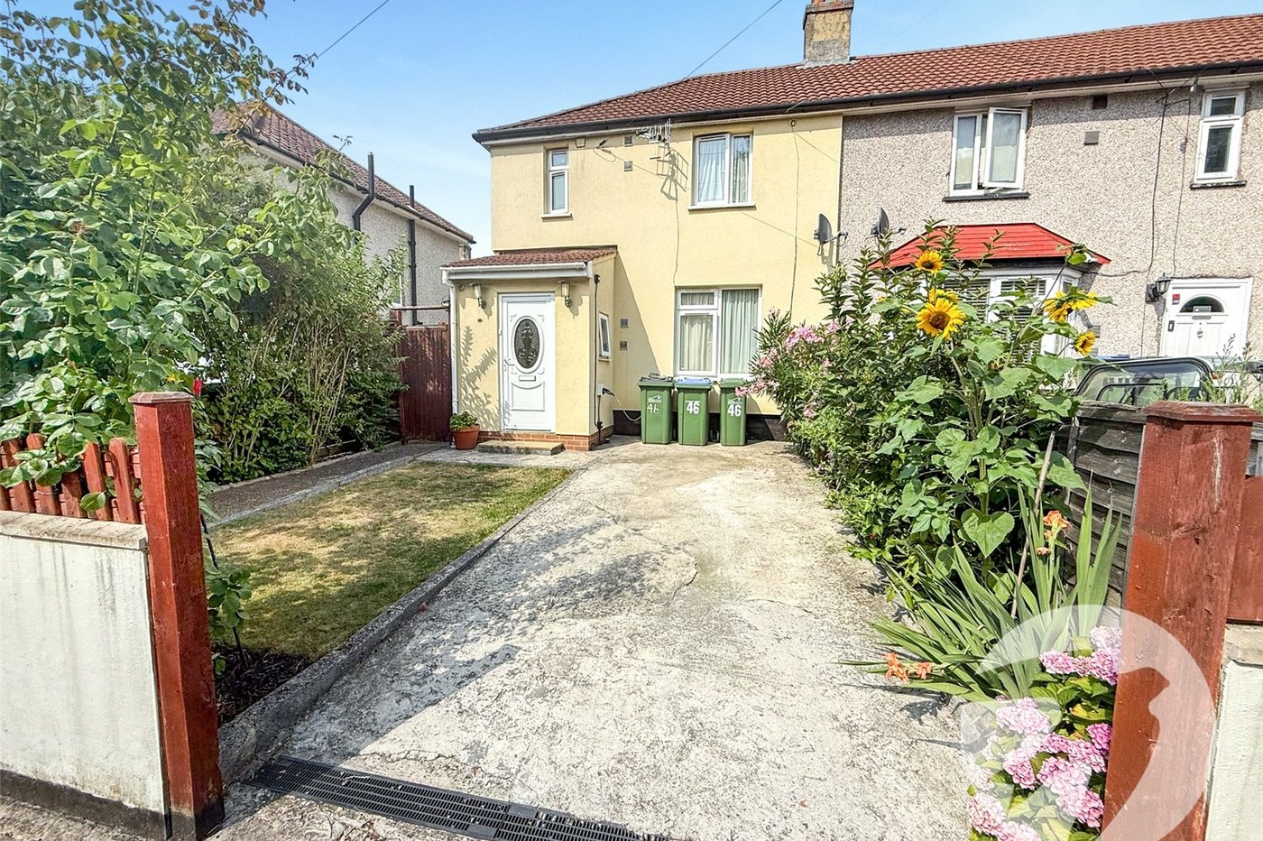 3 bedroom house for sale in London | Robinson Jackson