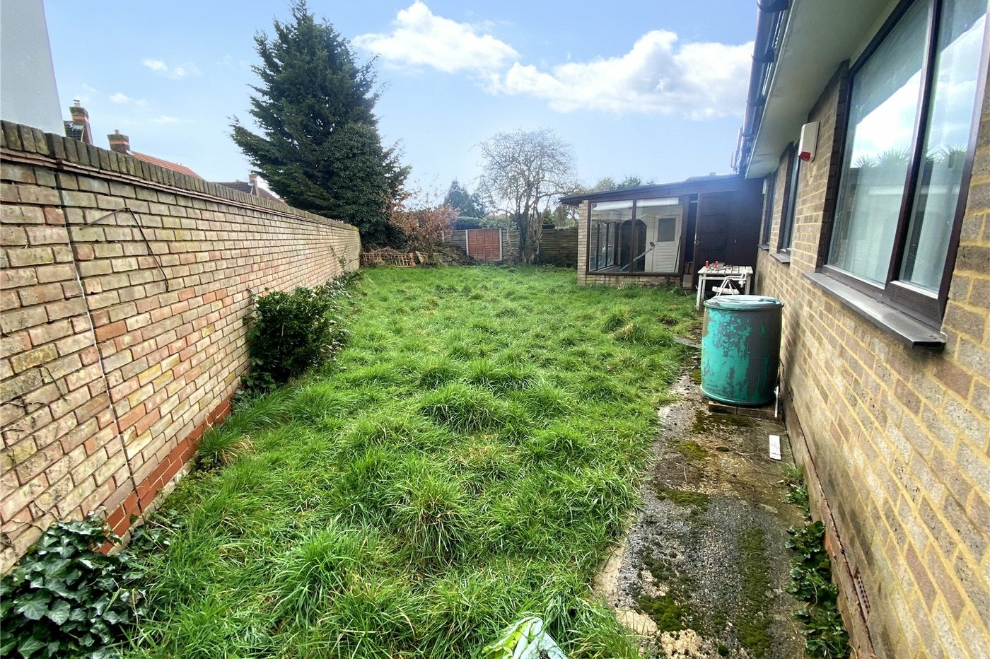 3 bedroom bungalow for sale in Sidcup | Robinson Jackson