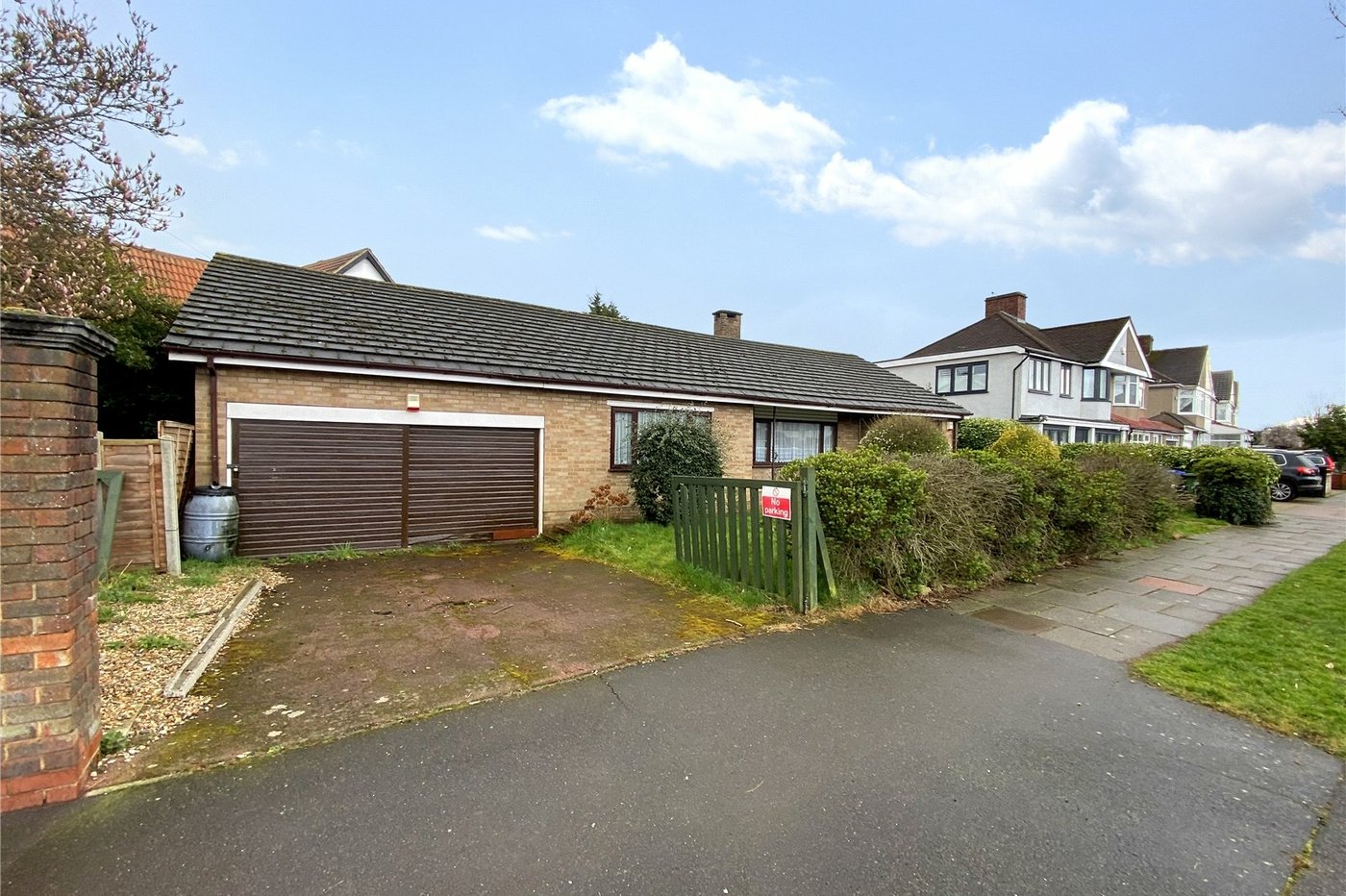 3 bedroom bungalow for sale in Sidcup | Robinson Jackson