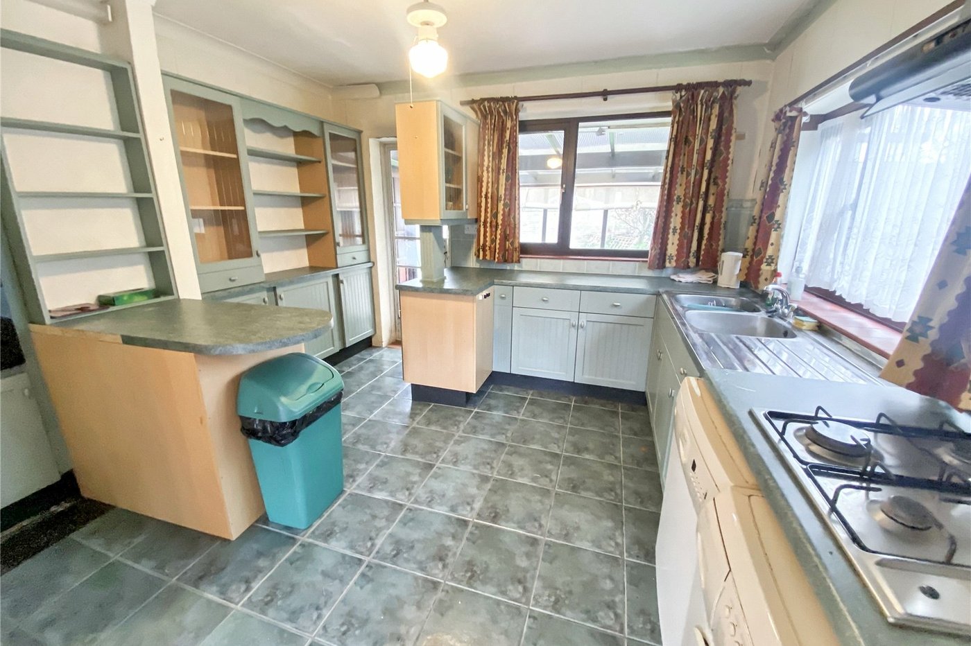 3 bedroom bungalow for sale in Sidcup | Robinson Jackson