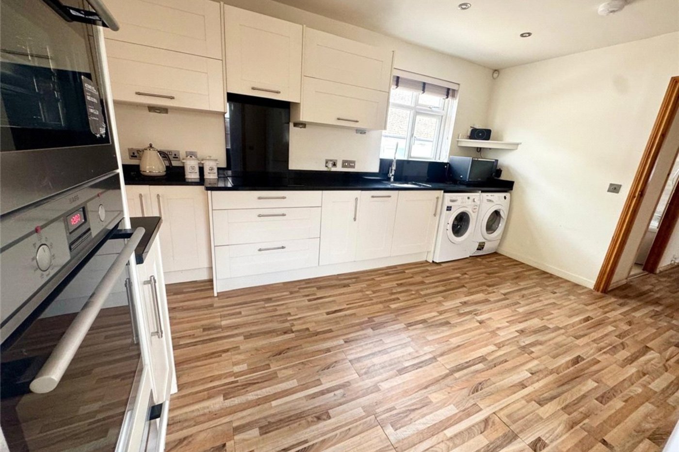 2 bedroom bungalow for sale in South Orpington | Robinson Jackson