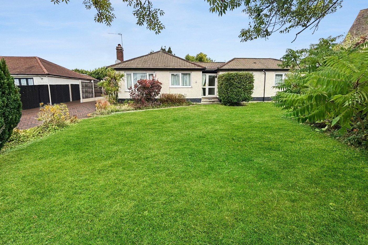 3 bedroom bungalow for sale in Bexley | Robinson Jackson