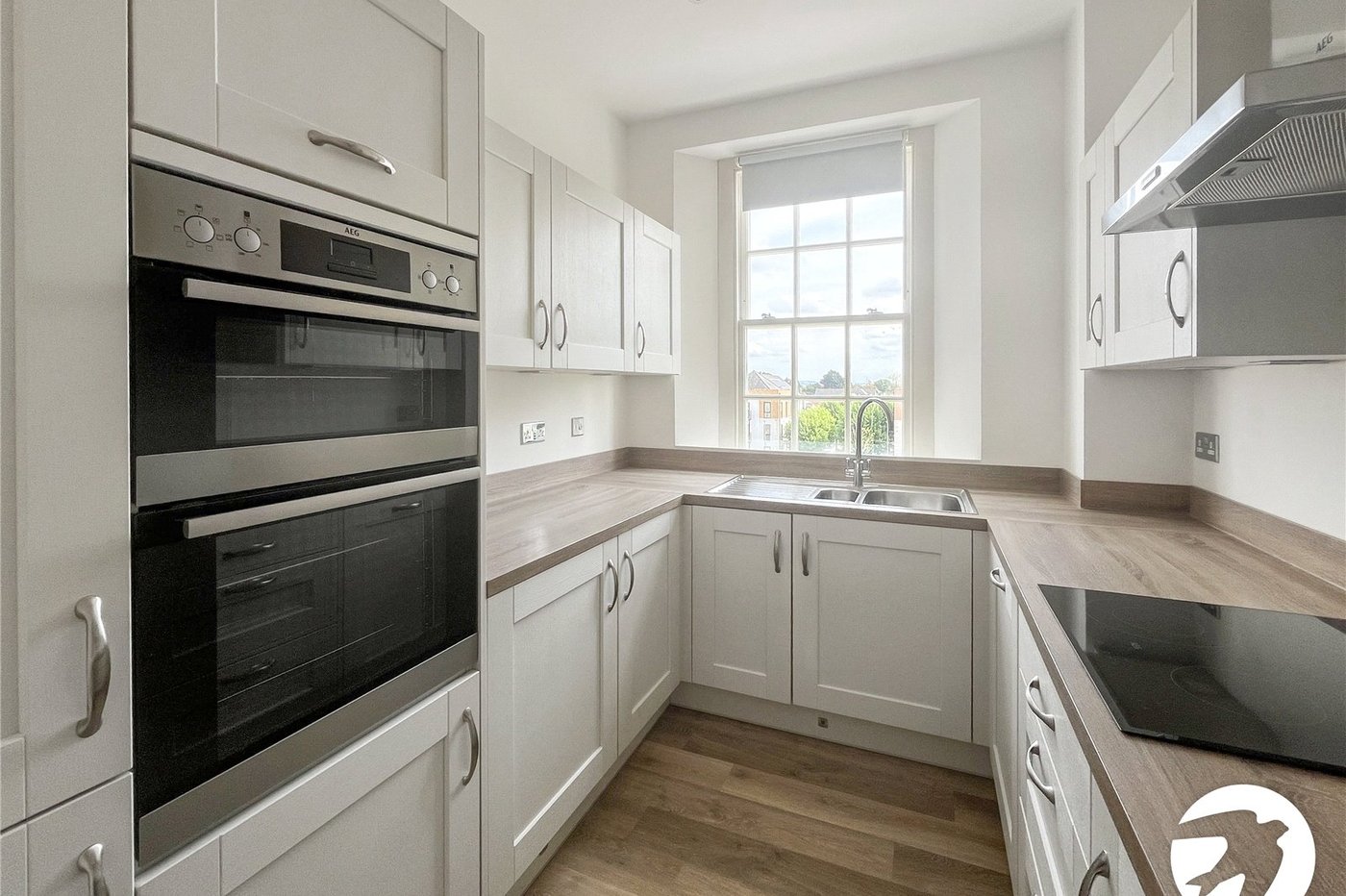 2 bedroom property for sale in Leybourne | Robinson Michael & Jackson