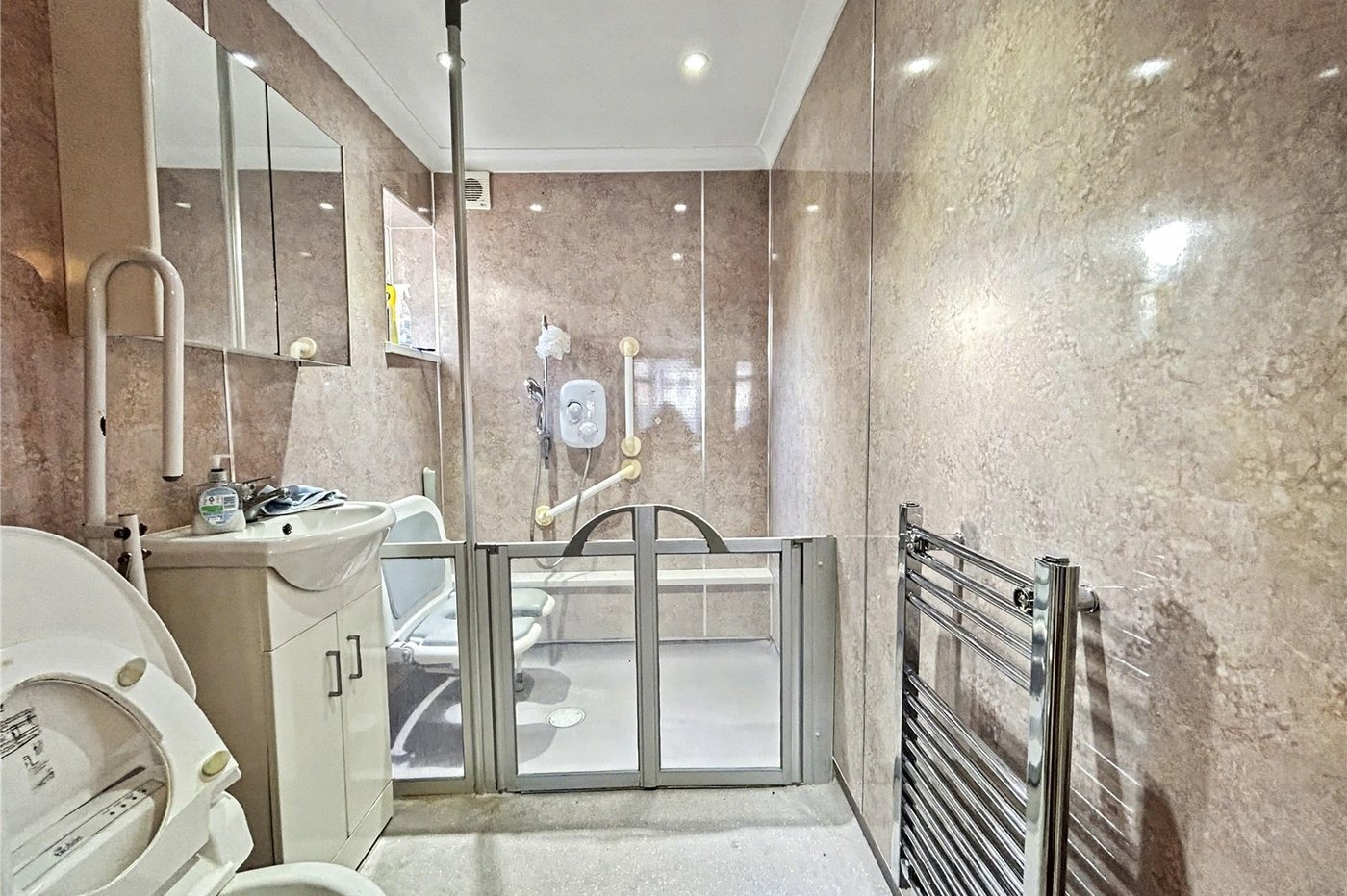 4 bedroom house for sale in Twydall | Robinson Michael & Jackson