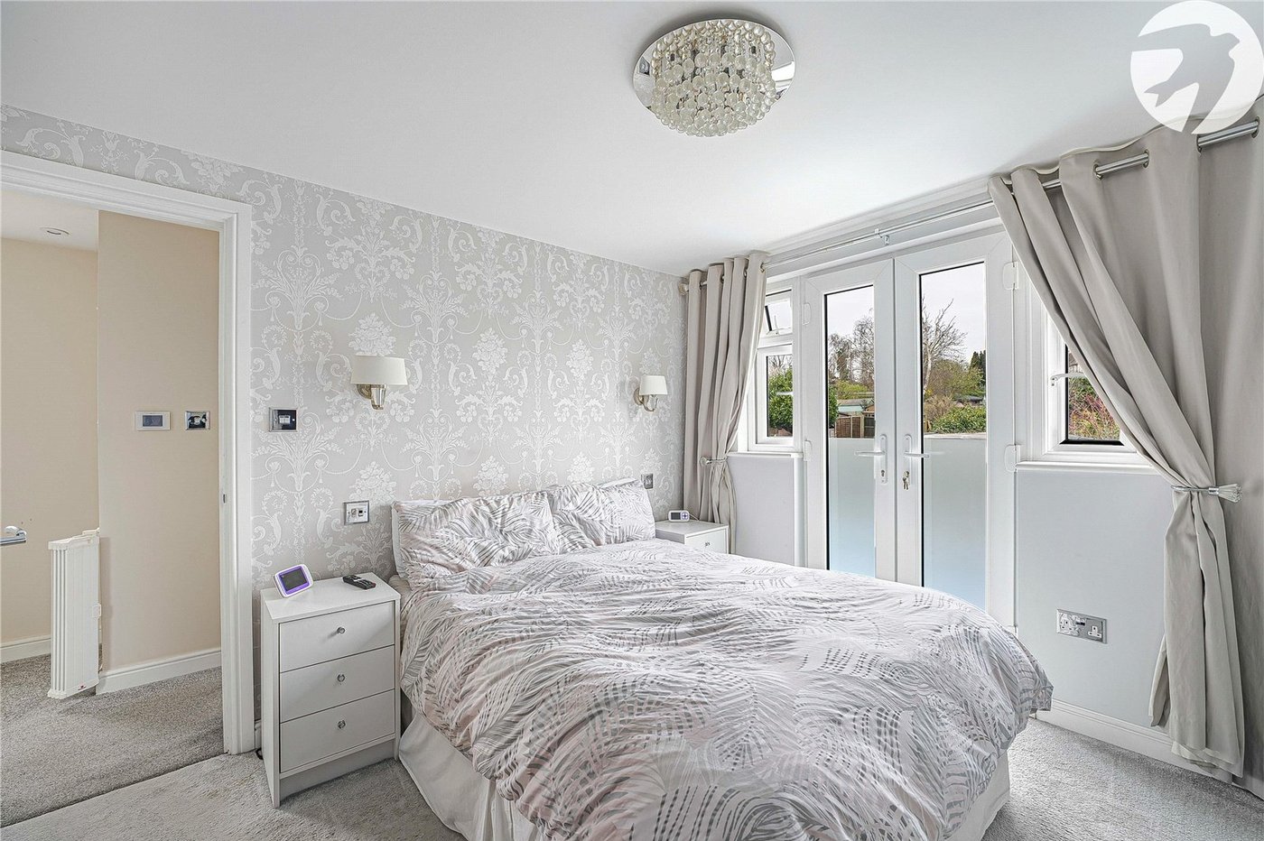 3 bedroom property for sale in West Dartford | Robinson Jackson