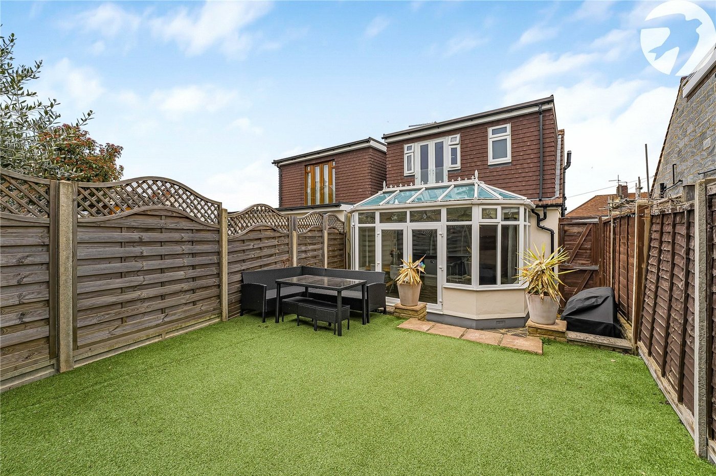 3 bedroom property for sale in West Dartford | Robinson Jackson