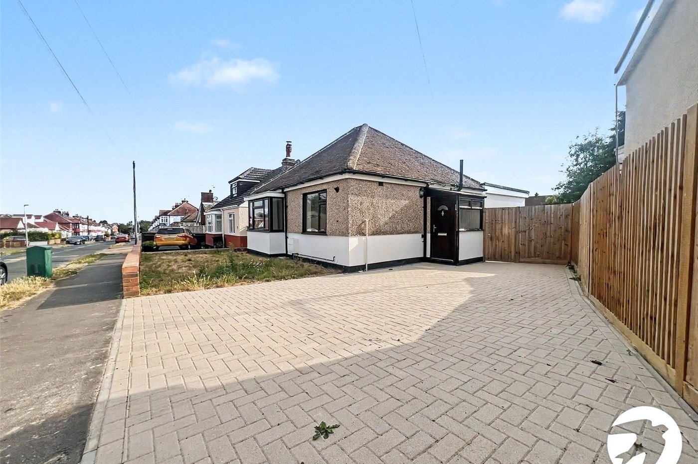 3 bedroom bungalow for sale in Rochester | Robinson Michael & Jackson