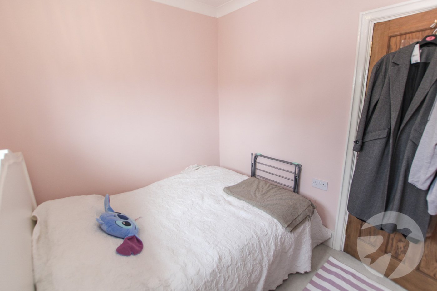 3 bedroom house for sale in London | Robinson Jackson