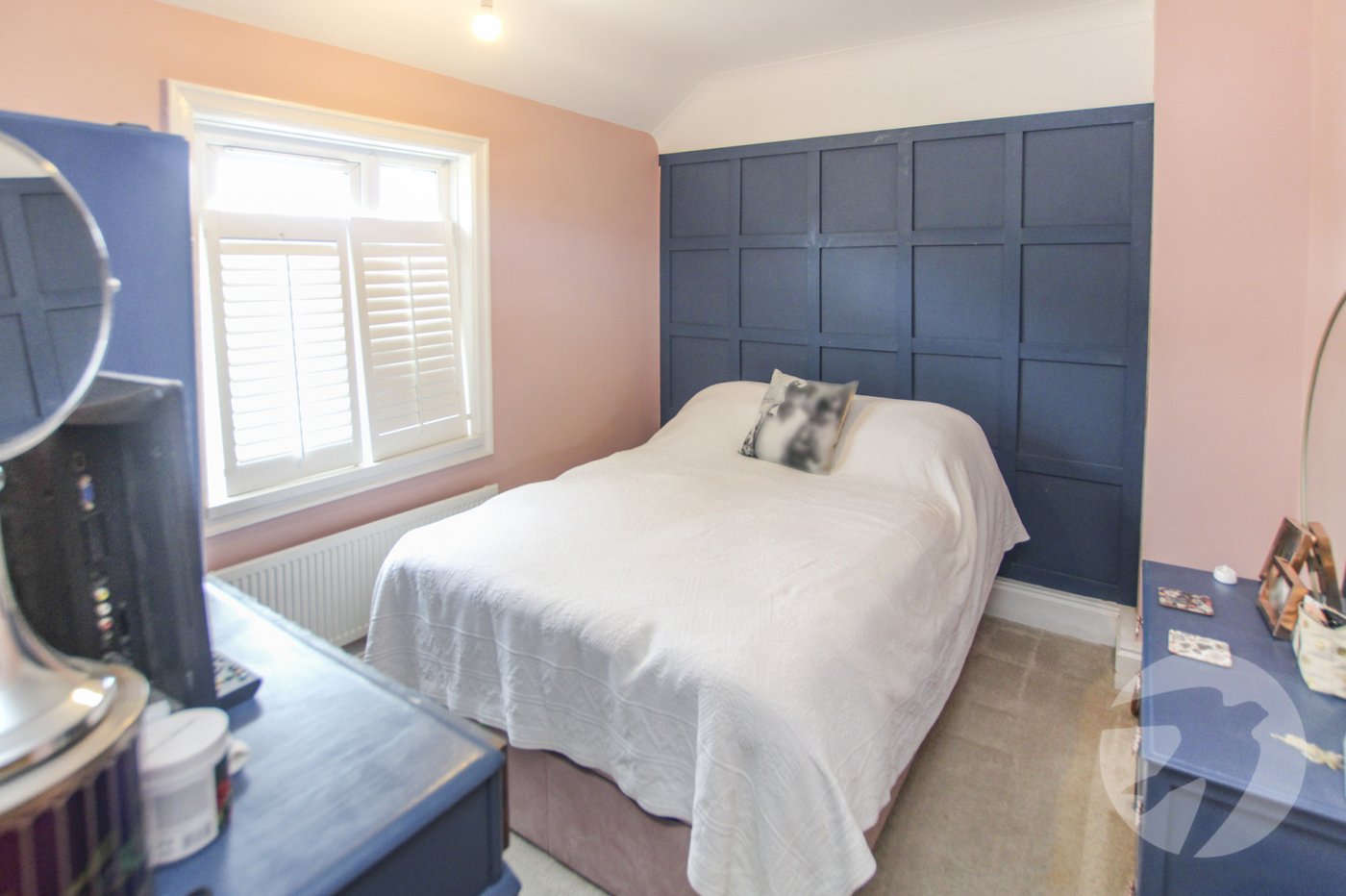 3 bedroom house for sale in London | Robinson Jackson