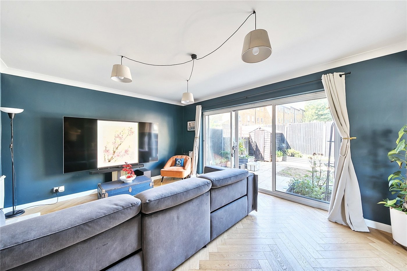 3 bedroom house for sale in London | Robinson Jackson