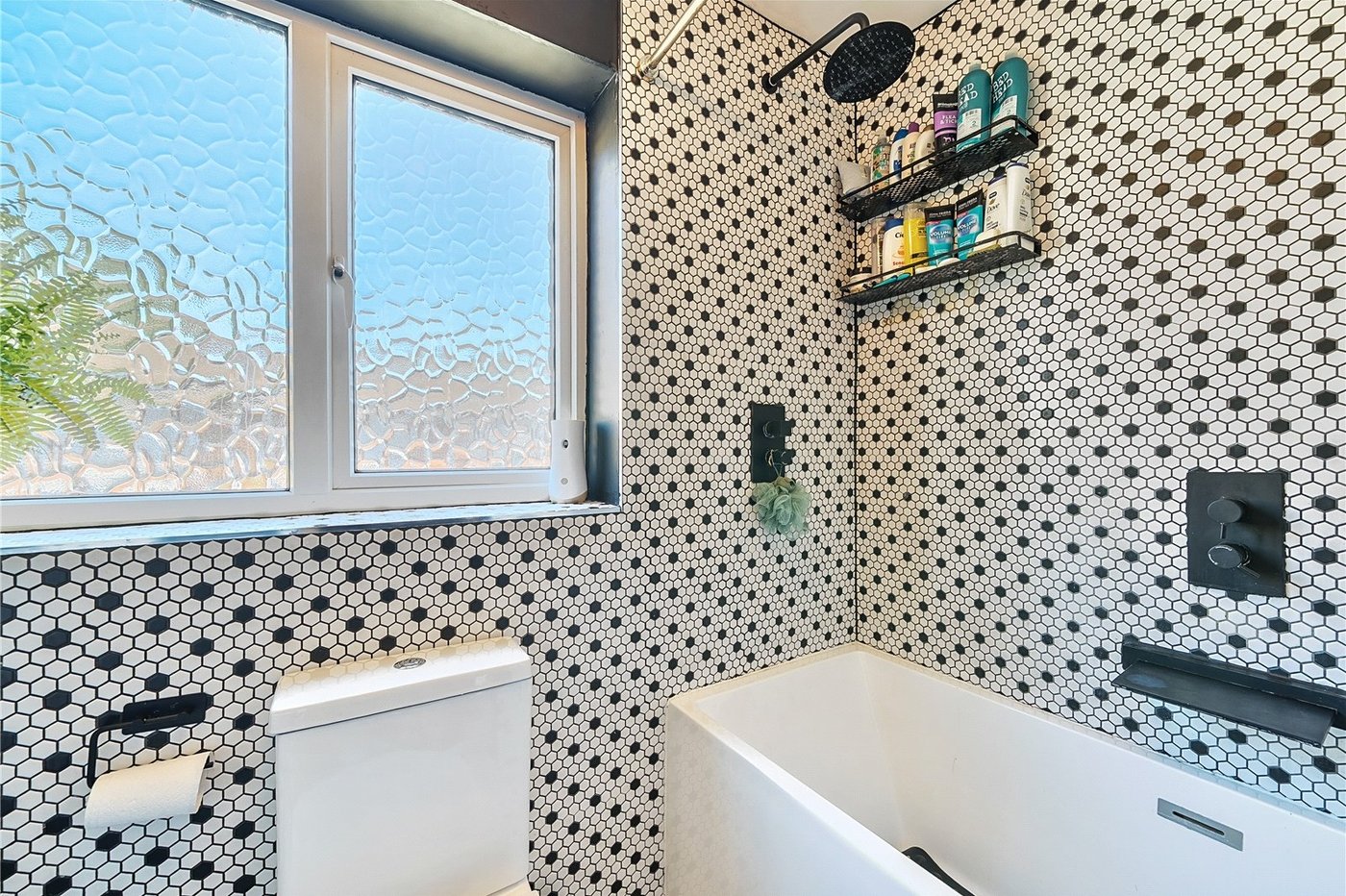 3 bedroom house for sale in London | Robinson Jackson