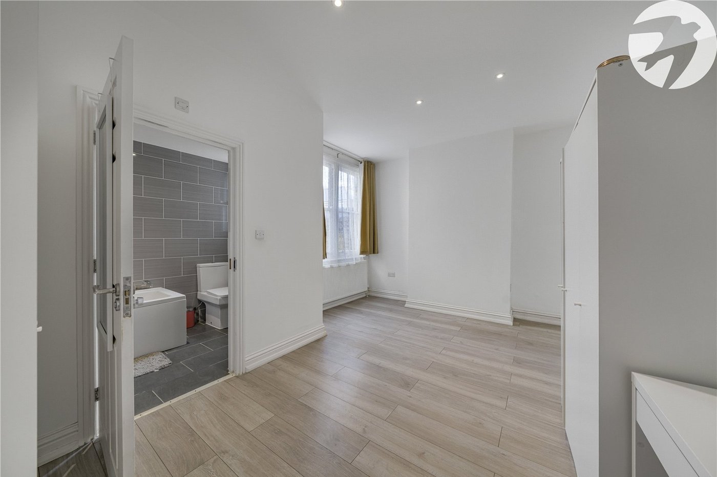 1 bedroom property for sale in Gravesend | Robinson Michael & Jackson