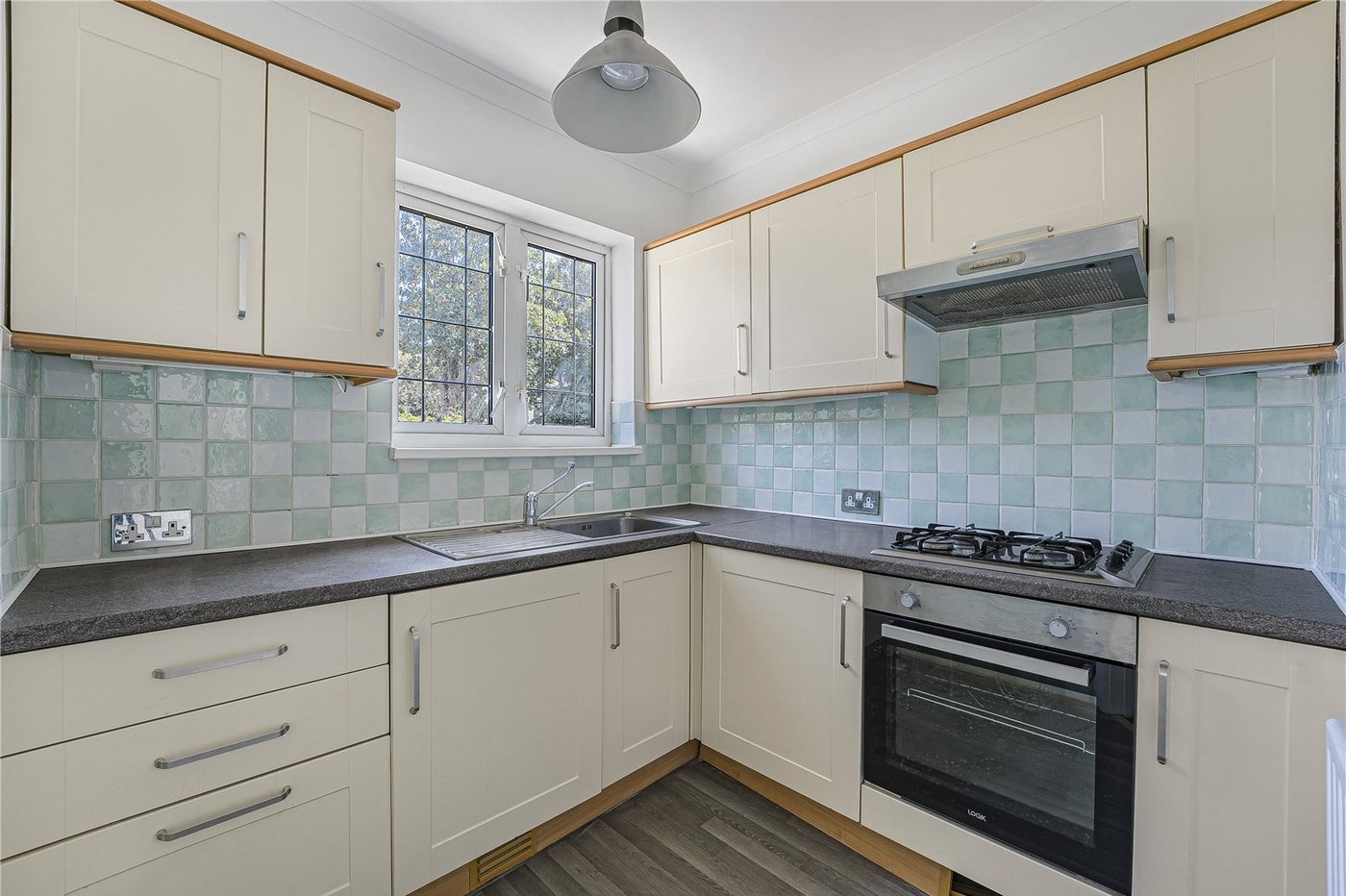 2 bedroom property for sale in West Dartford | Robinson Jackson