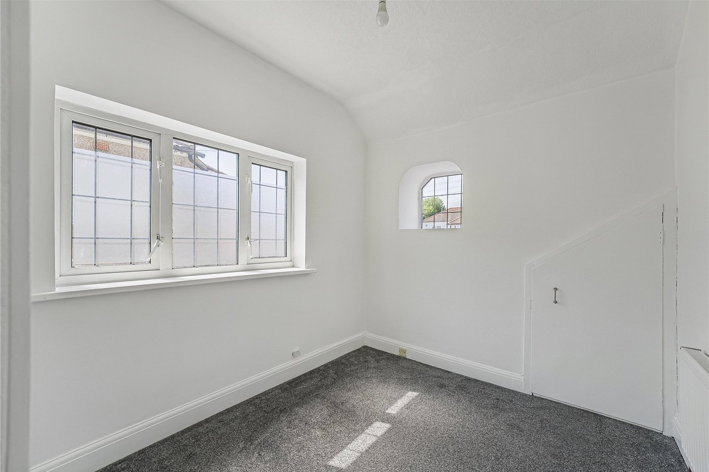 2 bedroom property for sale in West Dartford | Robinson Jackson