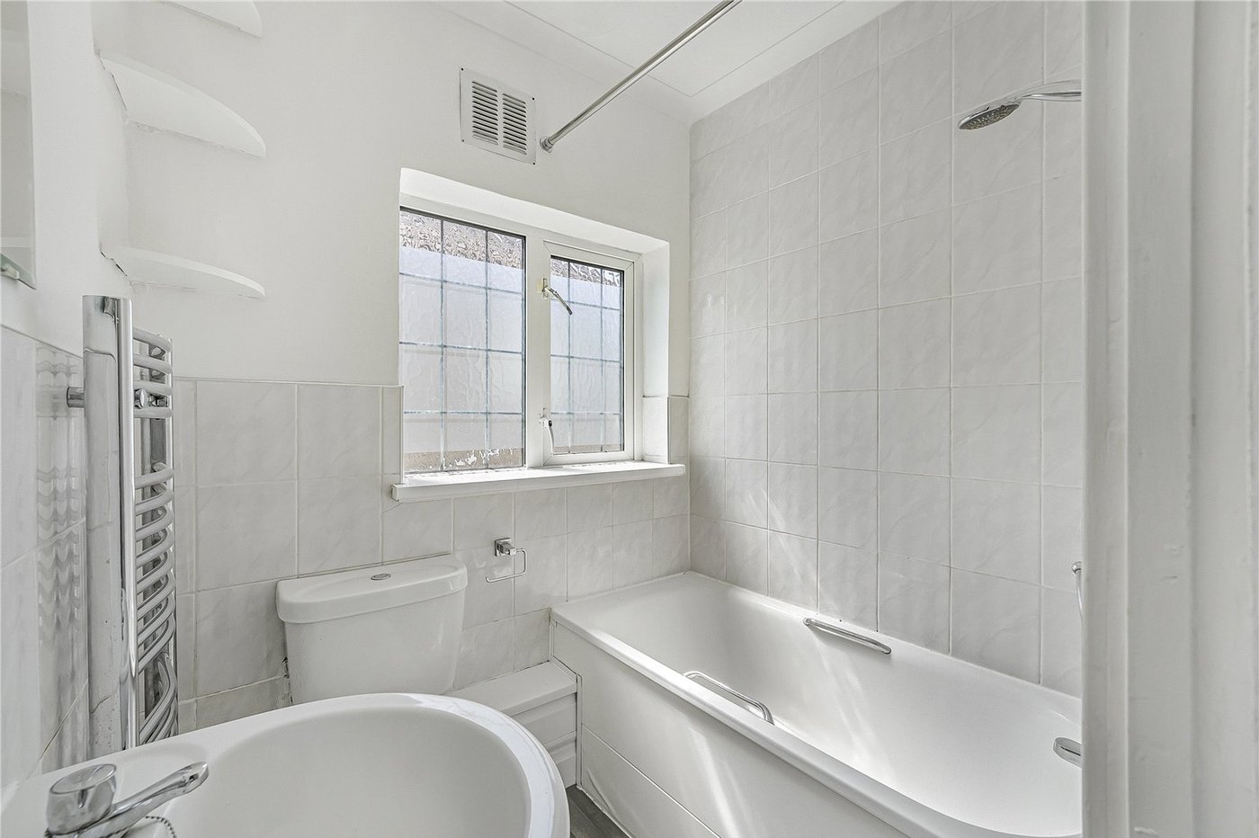 2 bedroom property for sale in West Dartford | Robinson Jackson