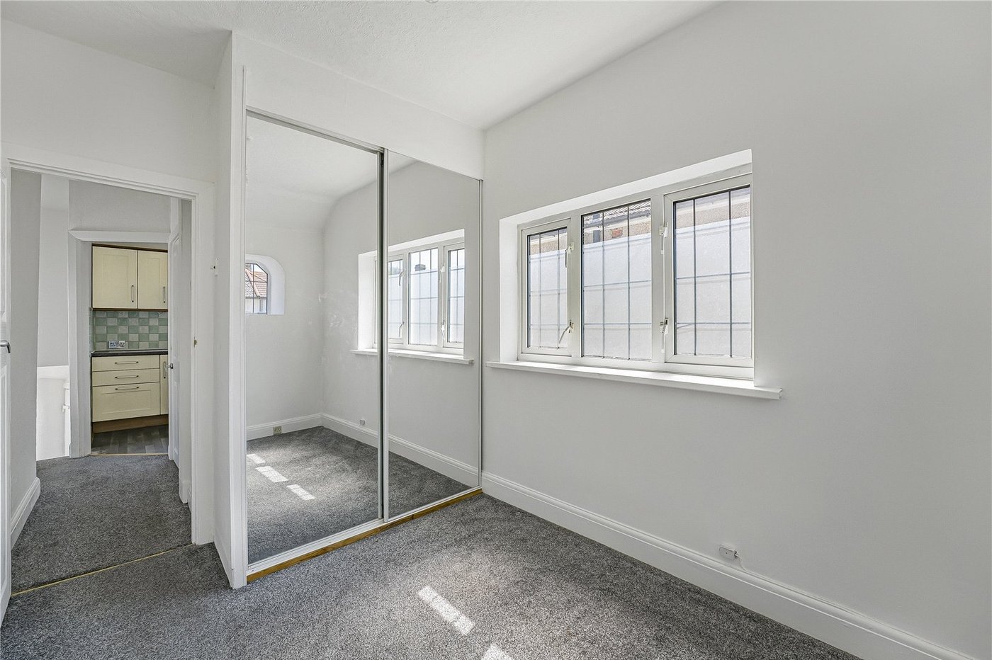 2 bedroom property for sale in West Dartford | Robinson Jackson