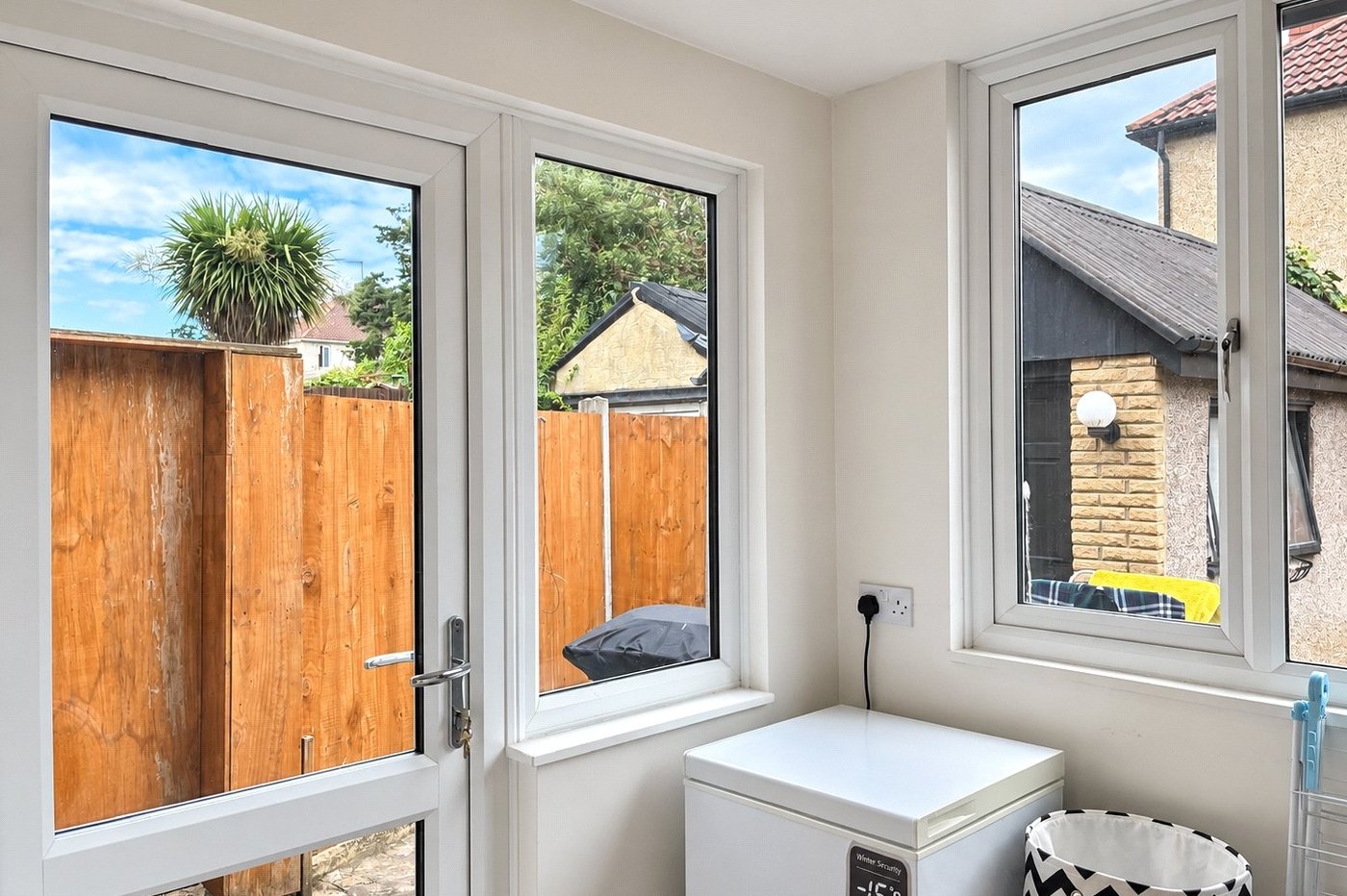 3 bedroom house for sale in London | Robinson Jackson