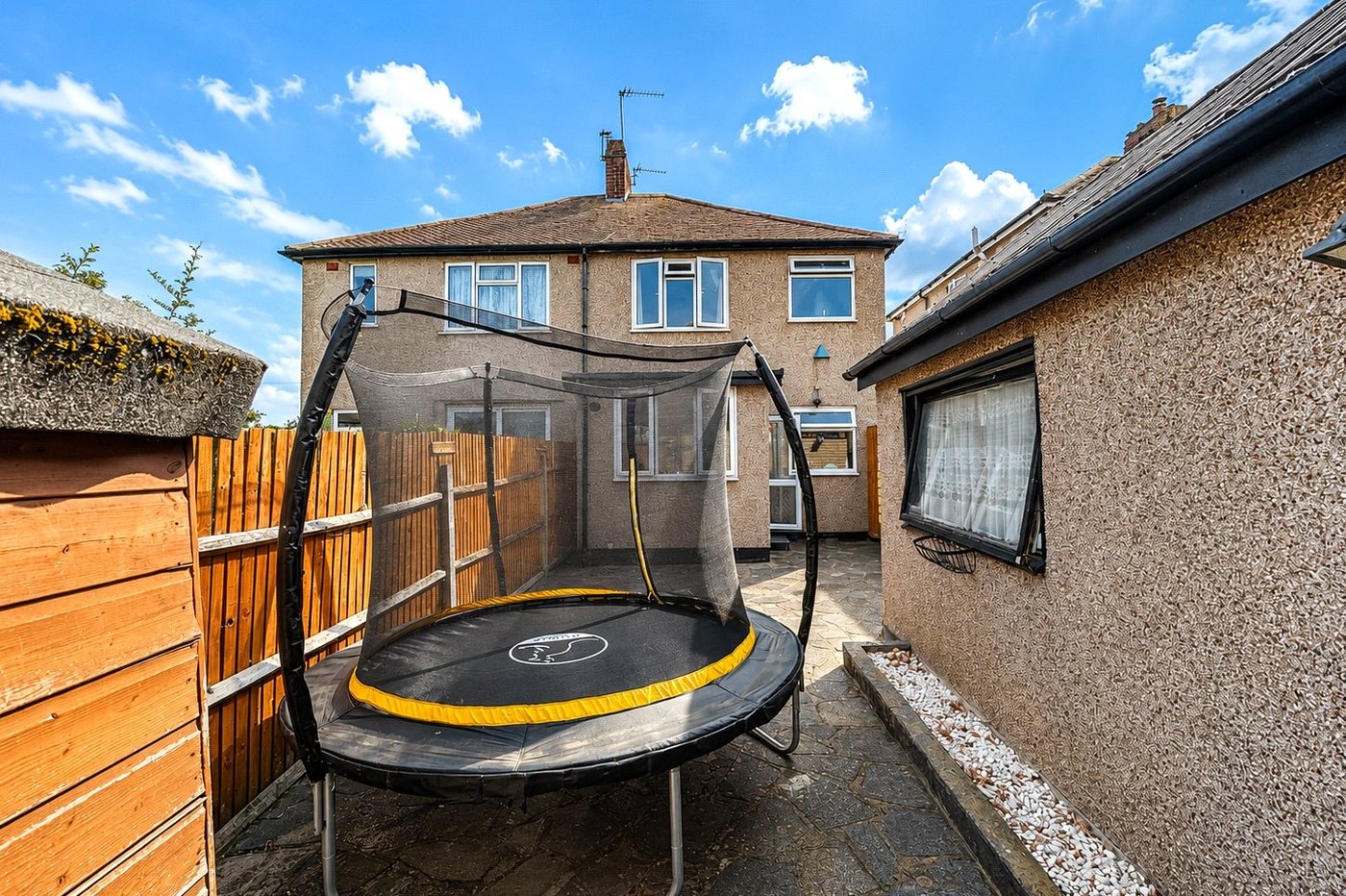 3 bedroom house for sale in London | Robinson Jackson