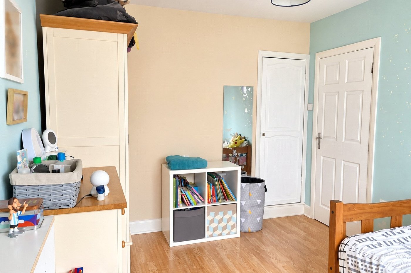 3 bedroom house for sale in London | Robinson Jackson