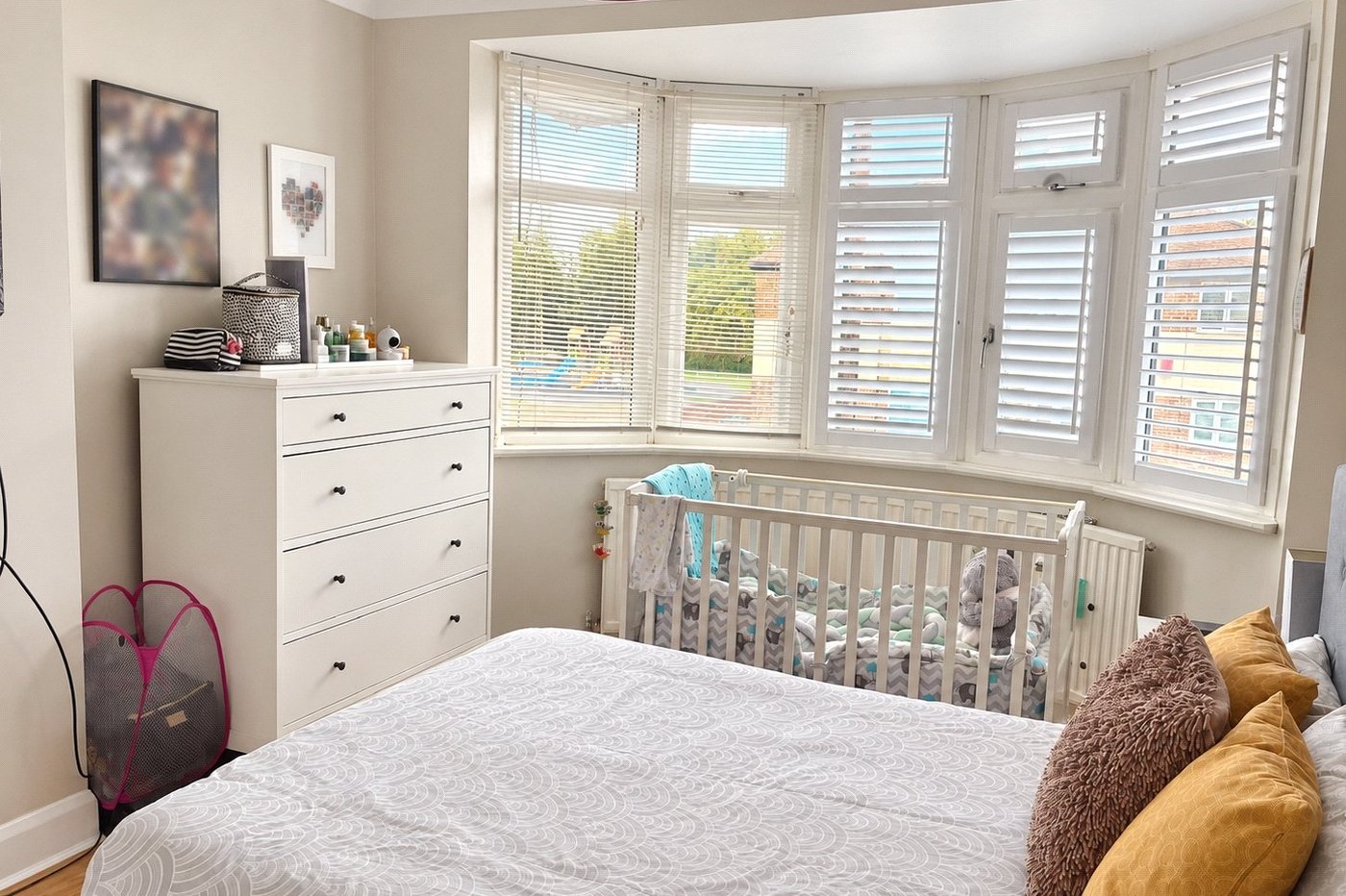 3 bedroom house for sale in London | Robinson Jackson