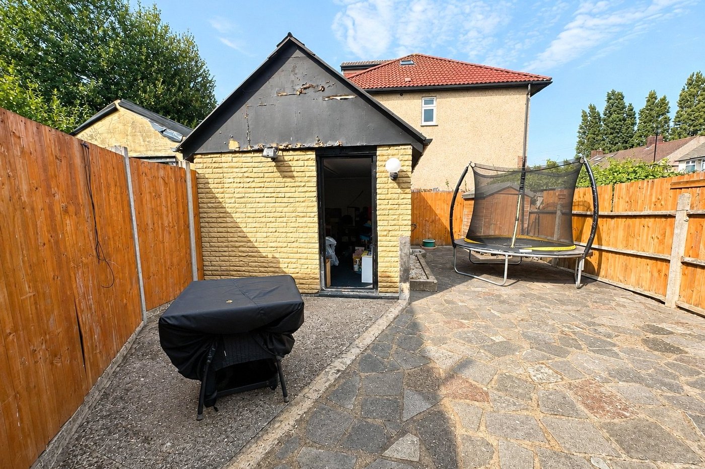 3 bedroom house for sale in London | Robinson Jackson