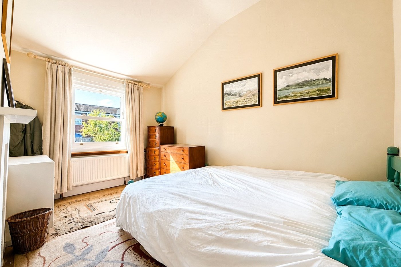 4 bedroom house for sale in London | Robinson Jackson