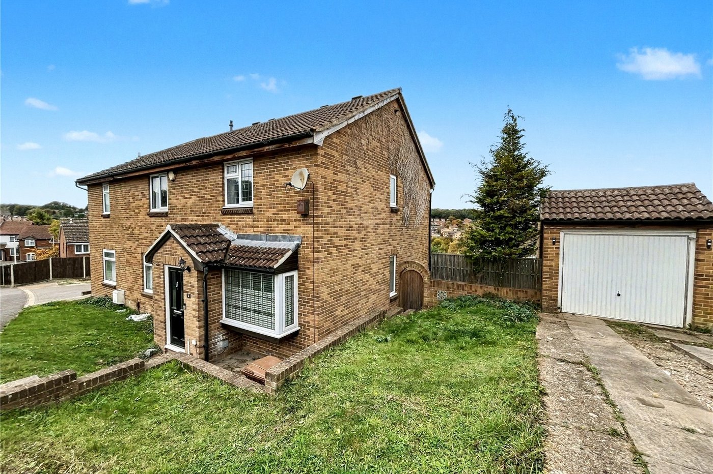 3 bedroom house for sale in Walderslade | Robinson Michael & Jackson