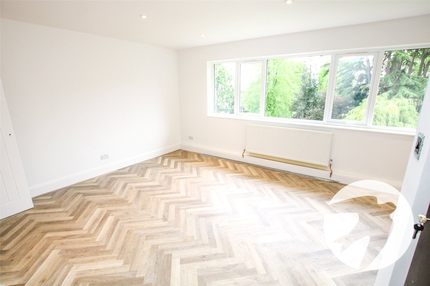 2 bedroom property for sale in London | Robinson Jackson