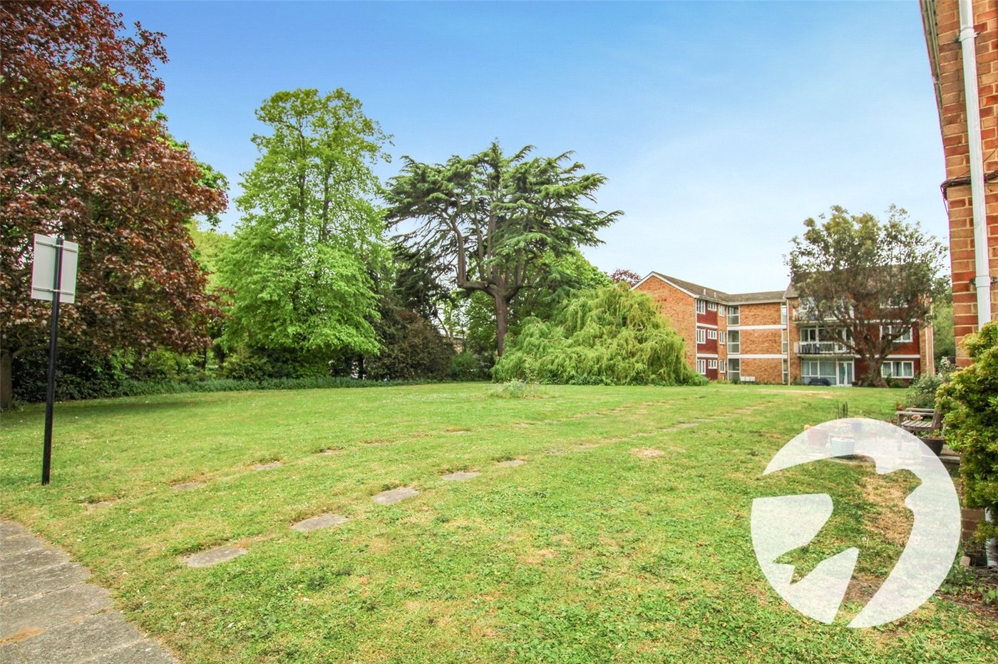 2 bedroom property for sale in London | Robinson Jackson